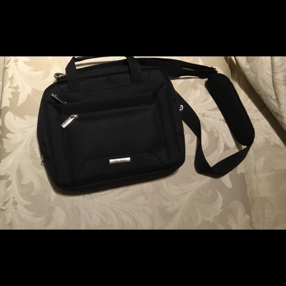 NWOT Samsonite Classic Tablet and Electronics Travel Bag - Black